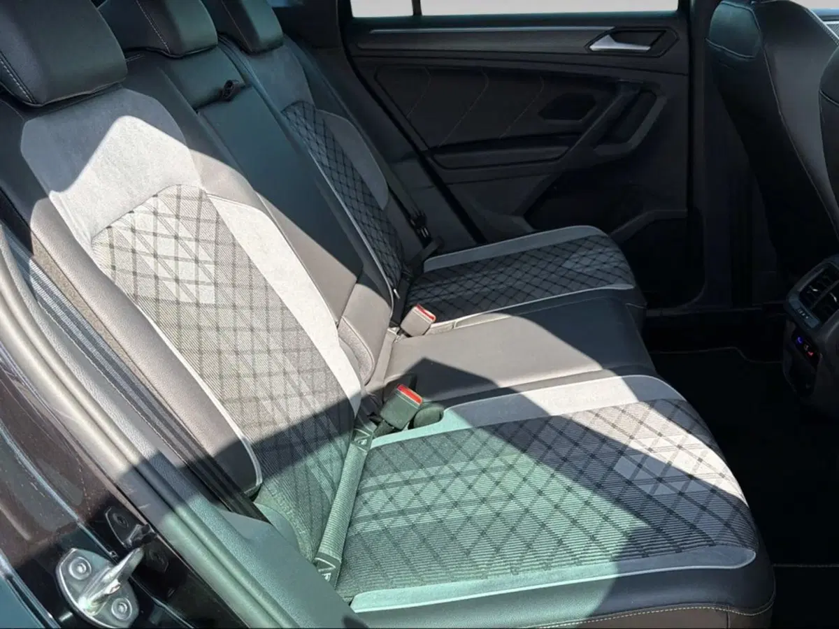 Volkswagen Tiguan usata a Livorno (12)