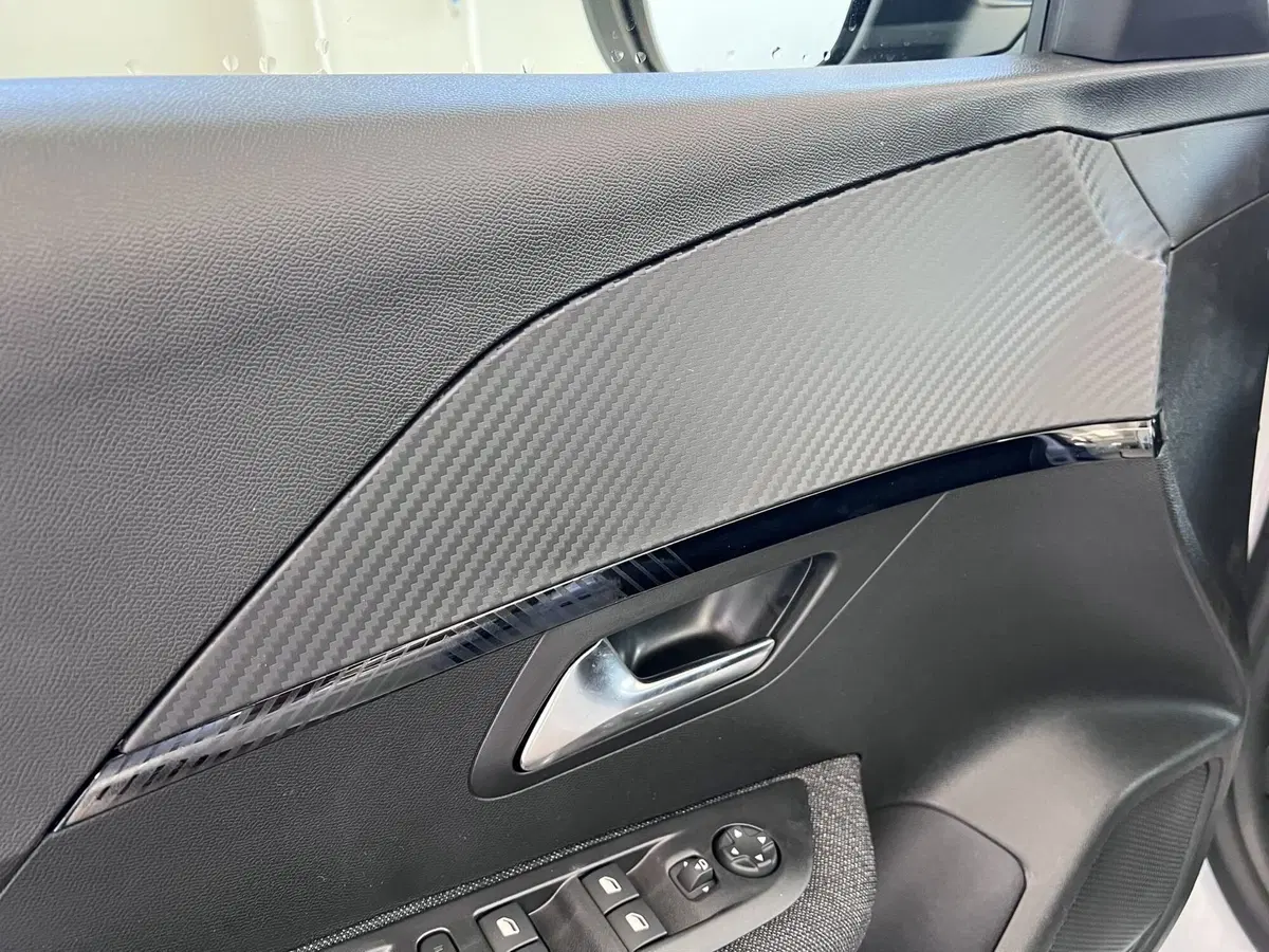 Peugeot 208 nuova a Bari (11)