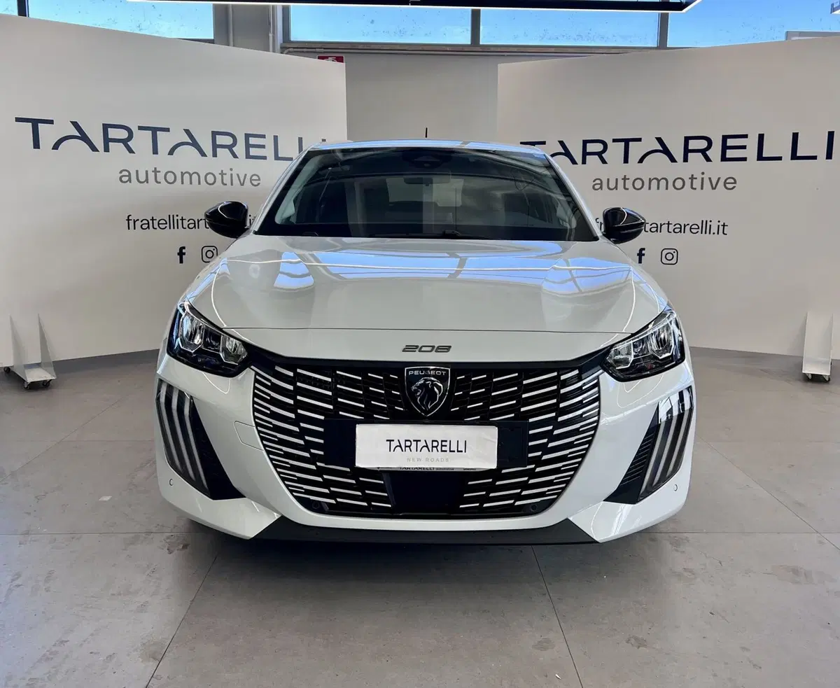 Peugeot 208 nuova a Bari (2)