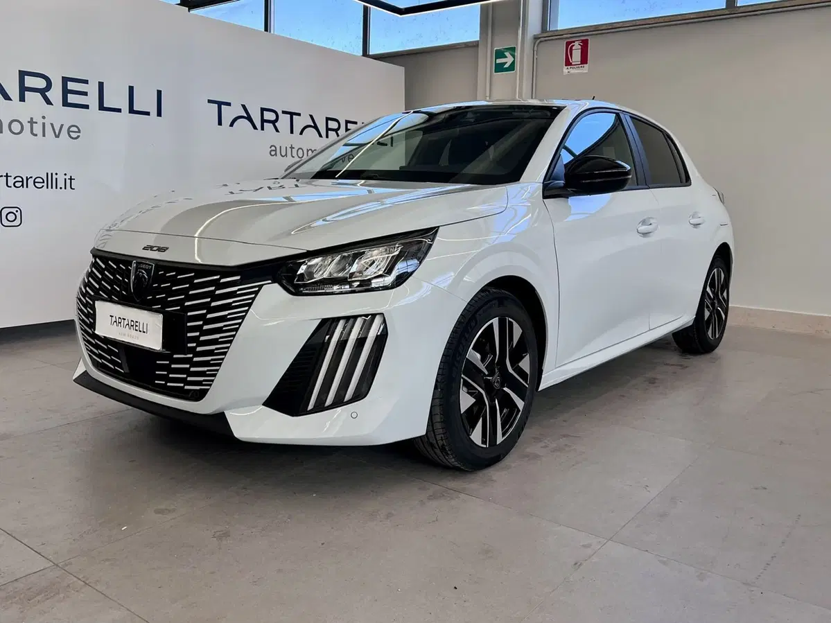 Peugeot 208 nuova a Bari (3)