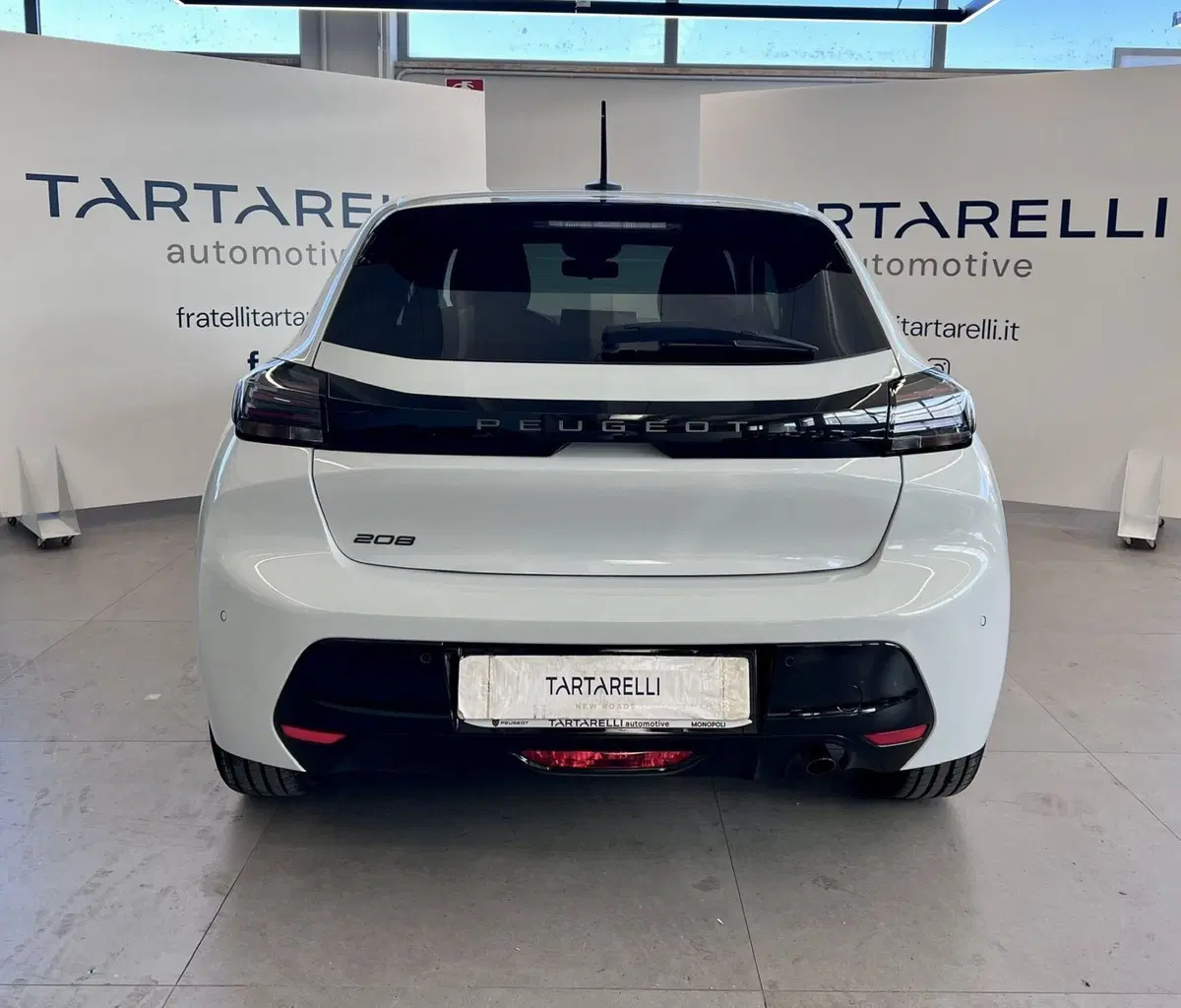 Peugeot 208 nuova a Bari (6)