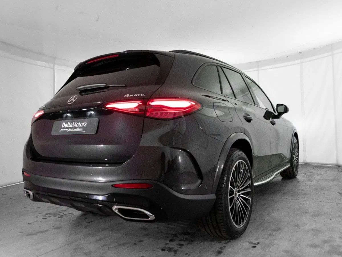 Mercedes-Benz GLC SUV nuova a Macerata (4)