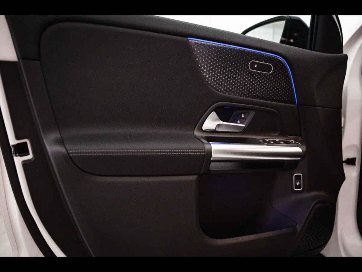 Mercedes-Benz GLA SUV nuova a Ancona (14)