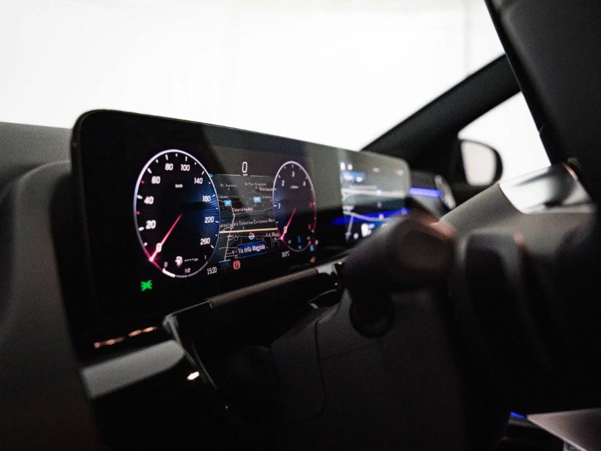 Mercedes-Benz GLA SUV nuova a Ancona (17)
