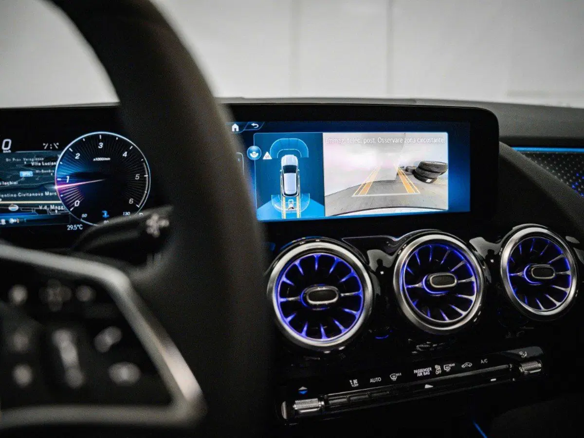 Mercedes-Benz GLA SUV nuova a Ancona (19)