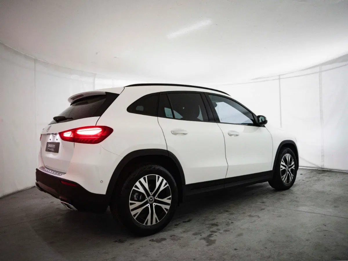 Mercedes-Benz GLA SUV nuova a Ancona (4)
