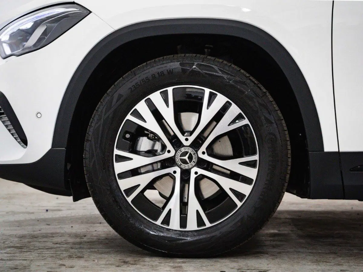 Mercedes-Benz GLA SUV nuova a Ancona (7)