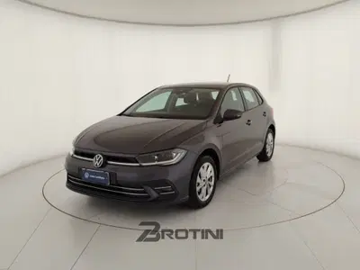 Volkswagen Polo 1.0 tsi Life 95cv del 2023 usata a Massa