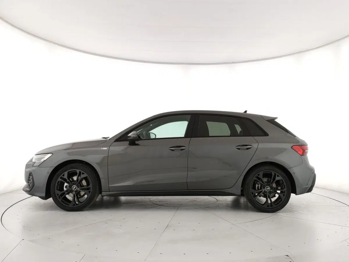 Audi A3 Sportback nuova a Napoli (2)