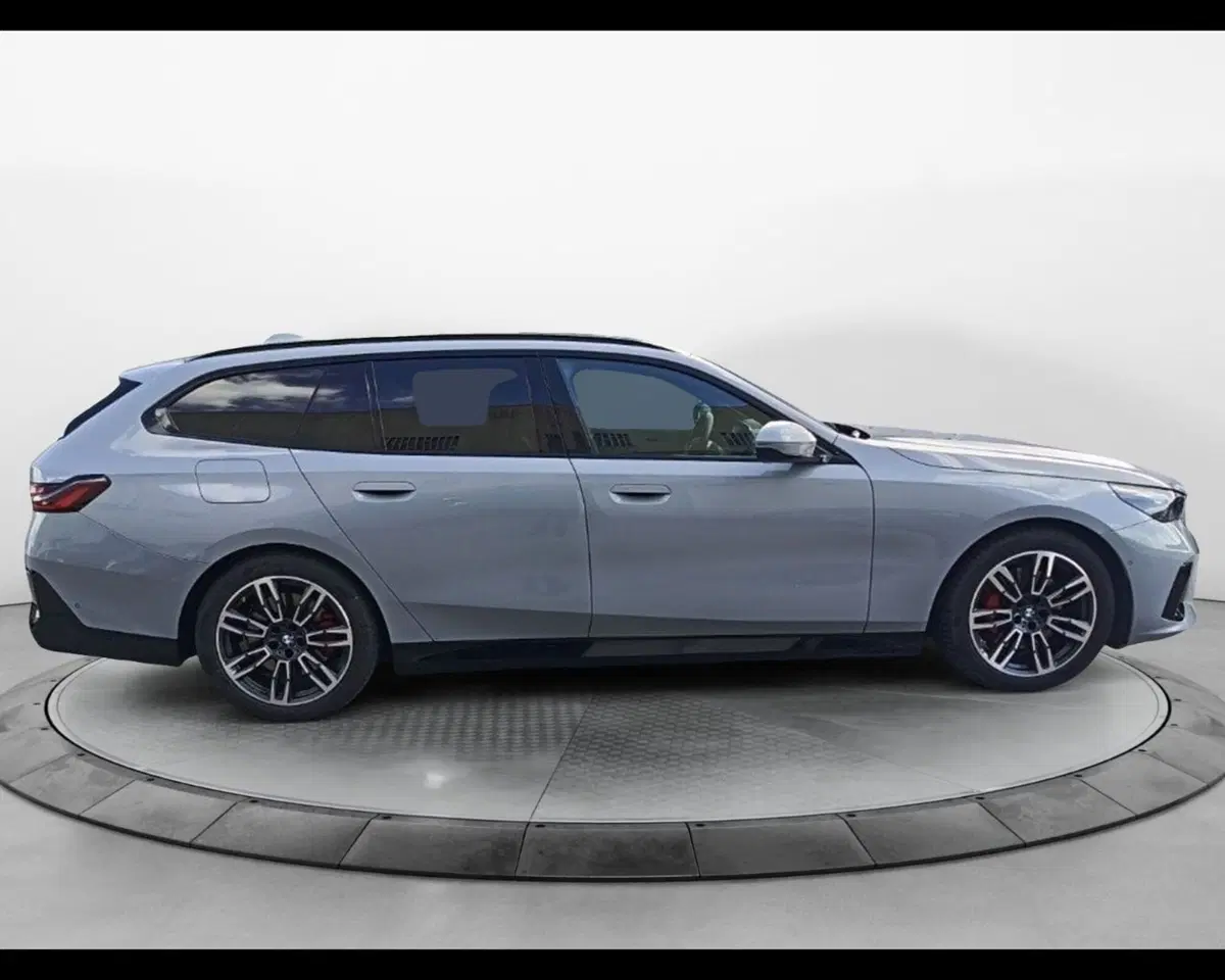 BMW Serie 5 Touring usata a Caserta (5)