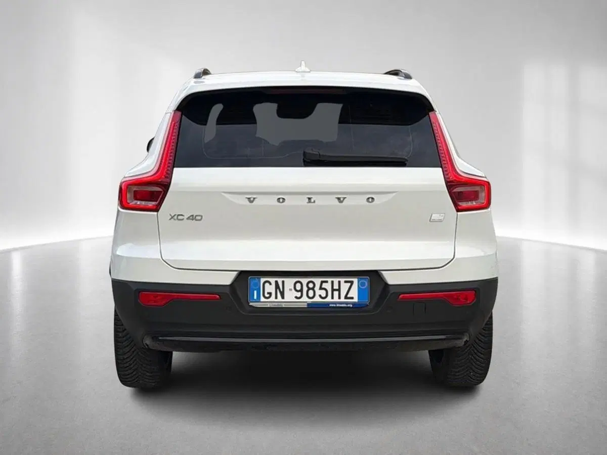 Volvo XC40 usata a Bologna (8)