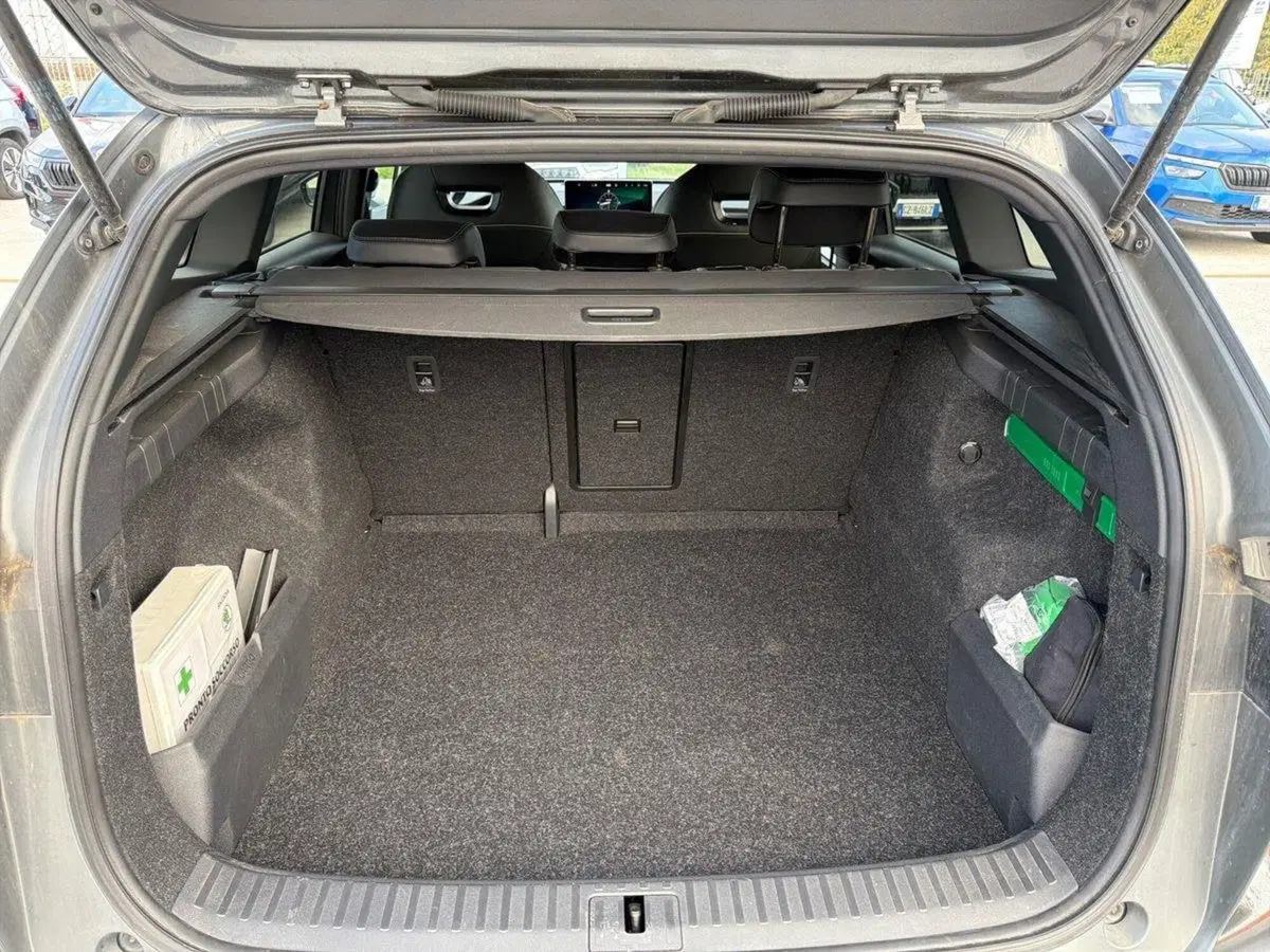 Skoda Enyaq usata a Ravenna (13)