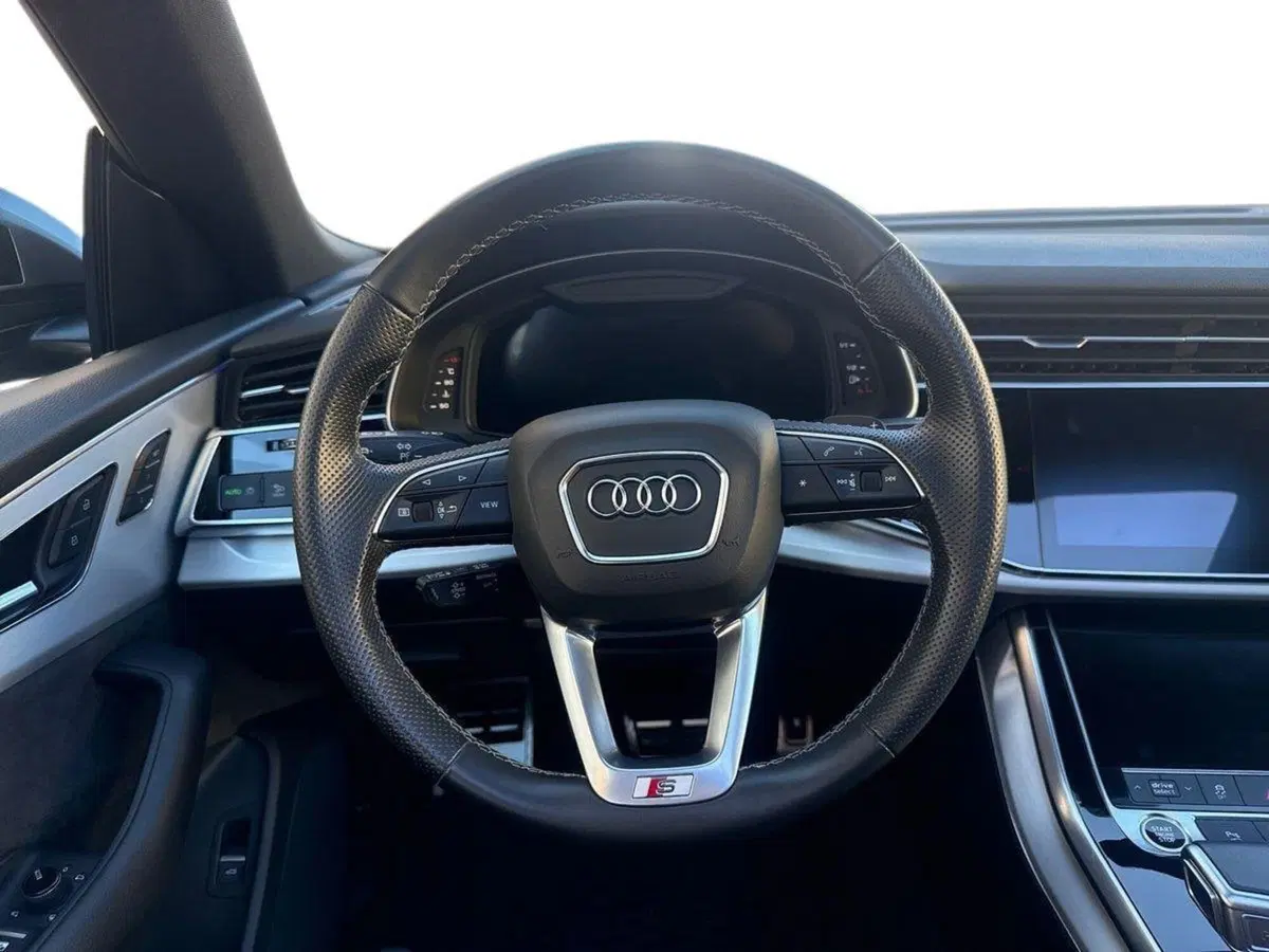 Audi Q8 Sportback usata a Firenze (10)