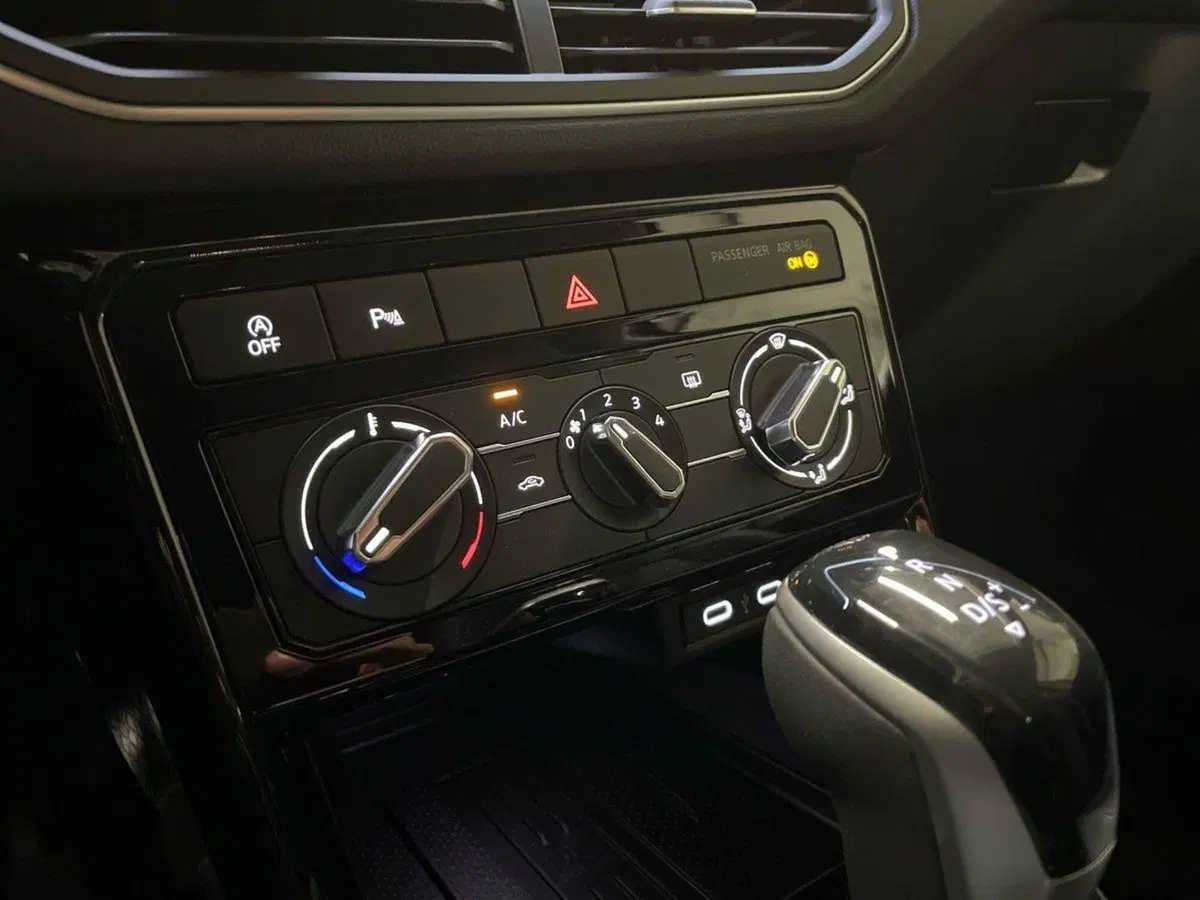 Volkswagen T-Cross nuova a Firenze (15)