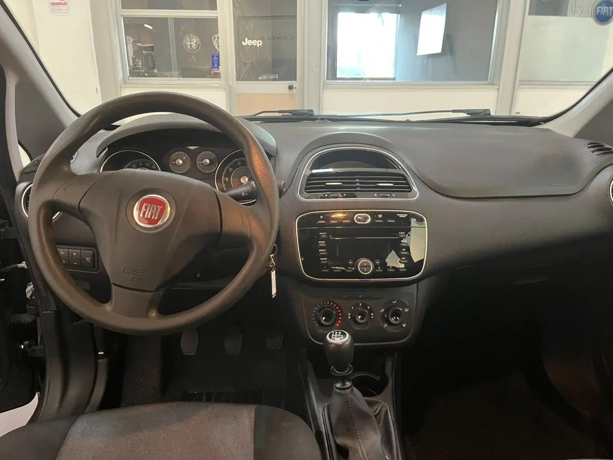 Fiat Punto usata a Lucca (12)