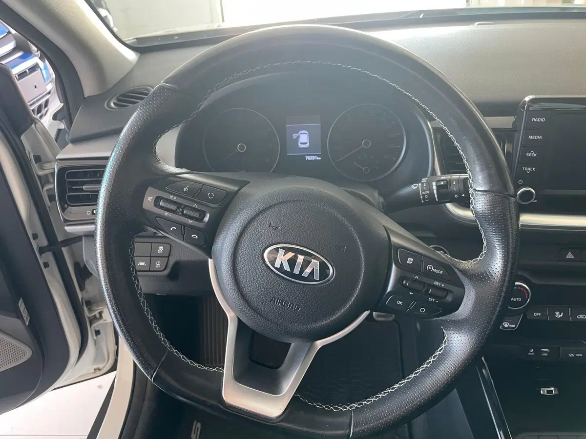 Kia Stonic usata a Lucca (12)