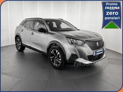 Peugeot 2008 PureTech 130 S&S Allure Navi Pack del 2023 usata a Milano