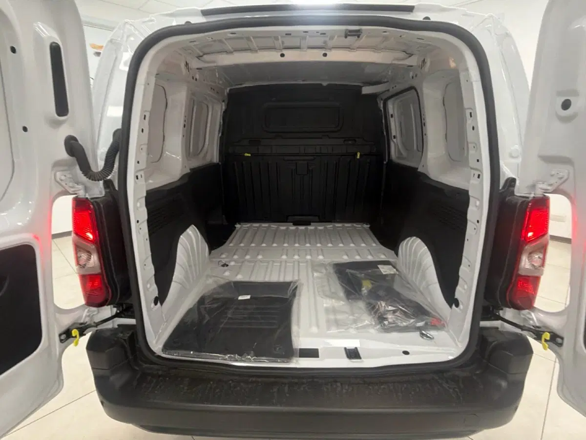 Fiat Doblò Furgone nuova a Palermo (16)