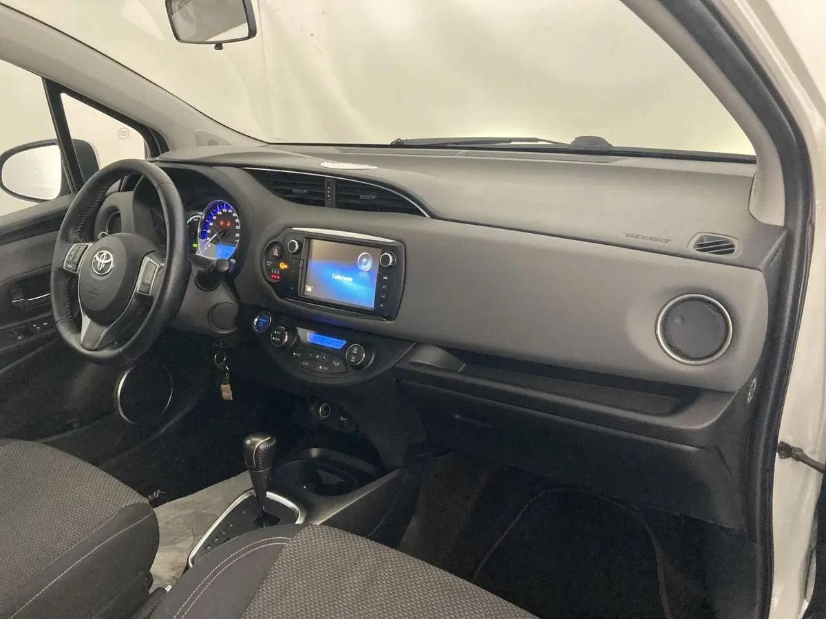 Toyota Yaris usata a Foggia (16)