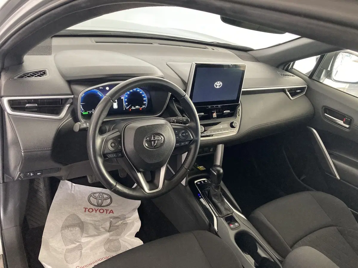 Toyota Corolla Cross Hybrid usata a Foggia (12)