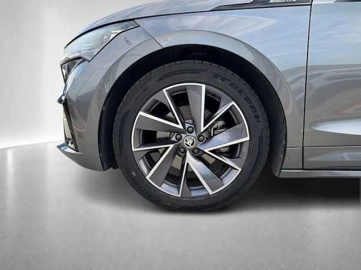 Skoda Enyaq usata a Ravenna (9)