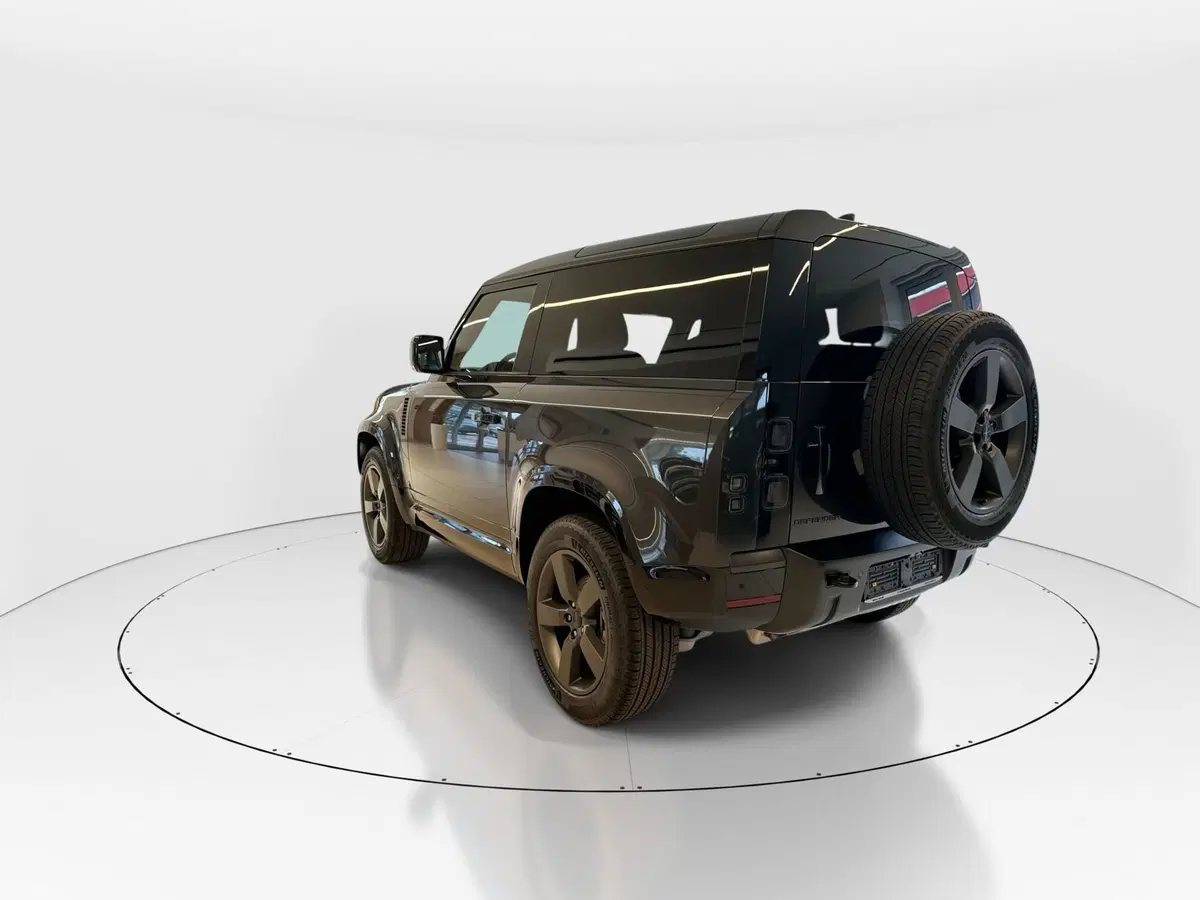 Land Rover Defender nuova a Modena (2)