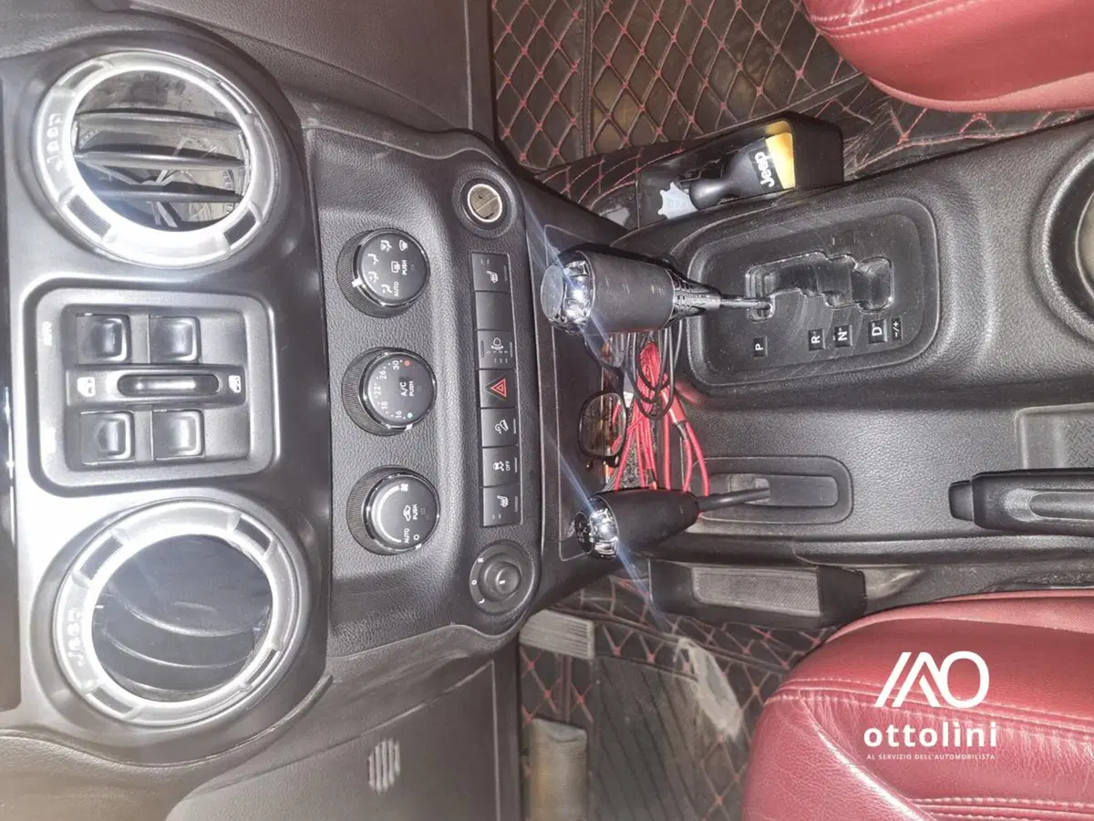 Jeep Wrangler usata a Cagliari (16)