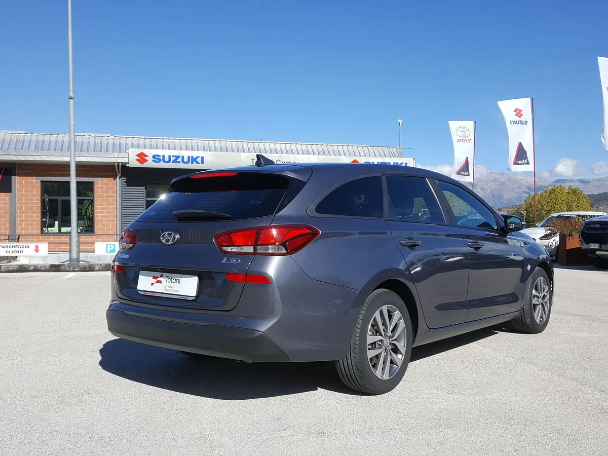 Hyundai i30 Station Wagon usata a L'Aquila (5)