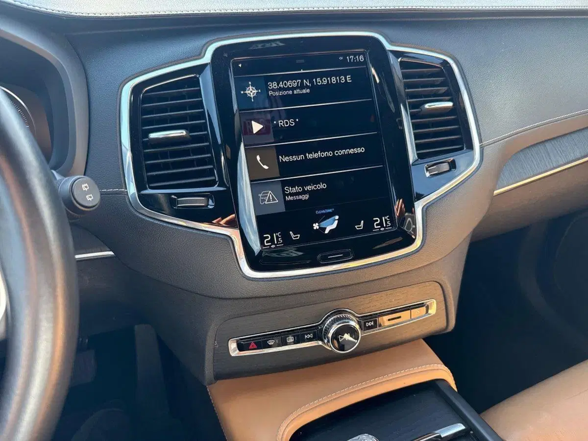Volvo XC90 usata a Reggio Calabria (9)
