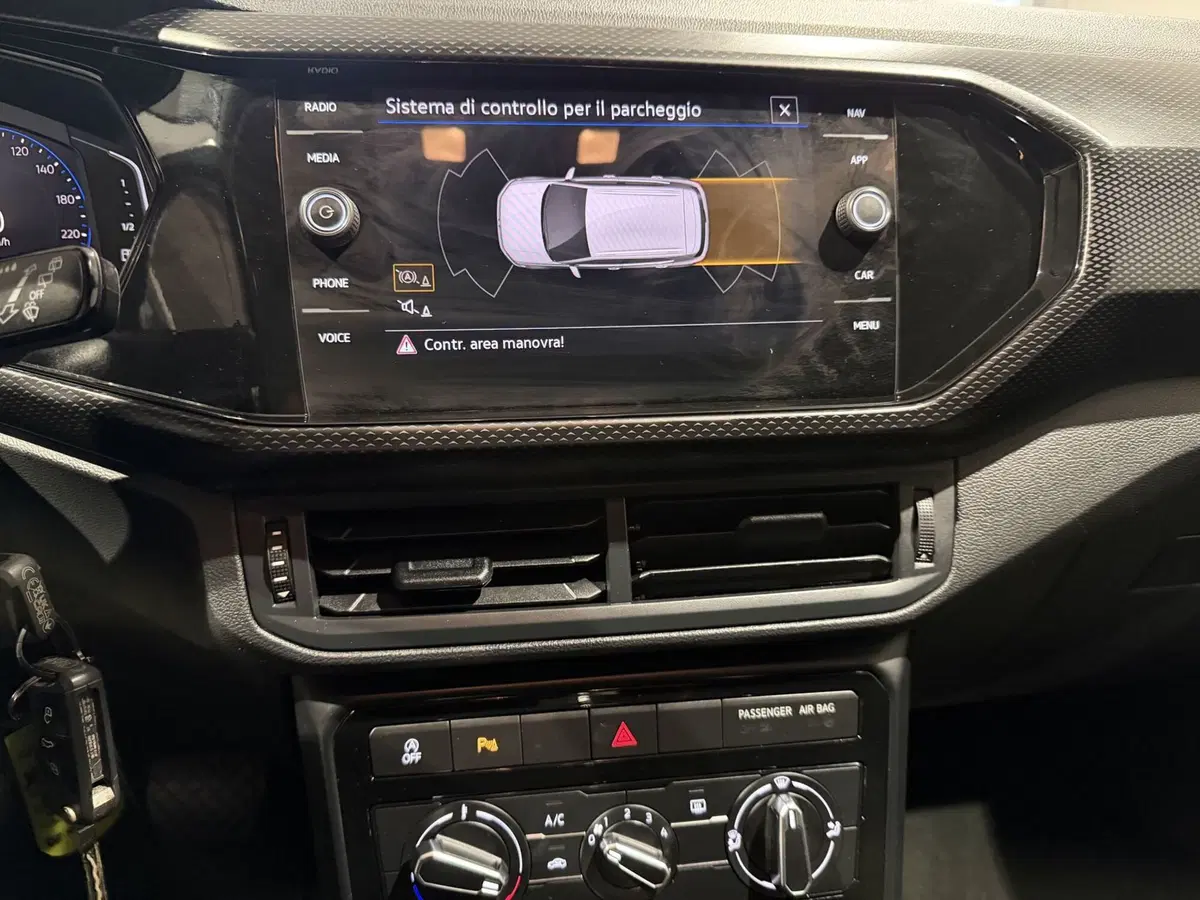 Volkswagen T-Cross usata a Genova (13)