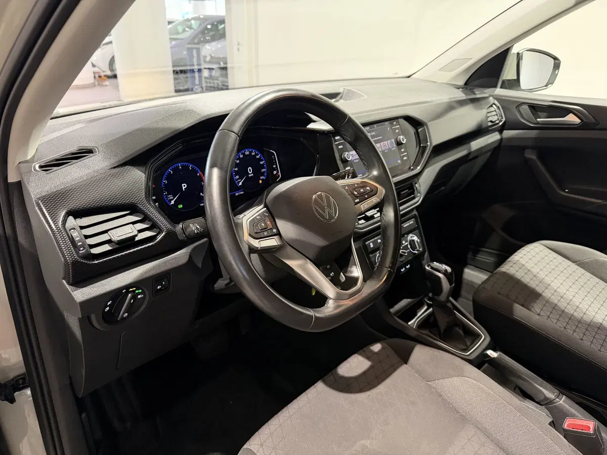 Volkswagen T-Cross usata a Genova (8)