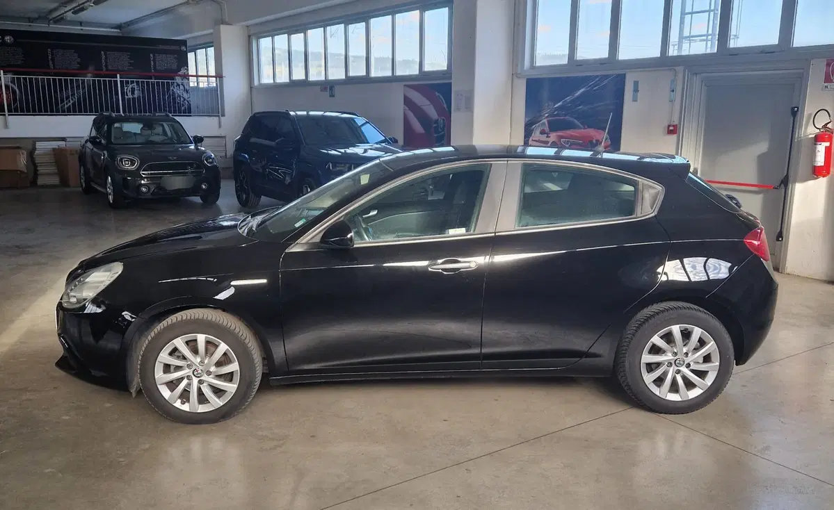 Alfa Romeo Giulietta usata a Terni (6)
