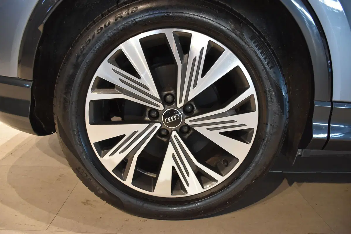 Audi Q4 Sportback usata a Verona (8)