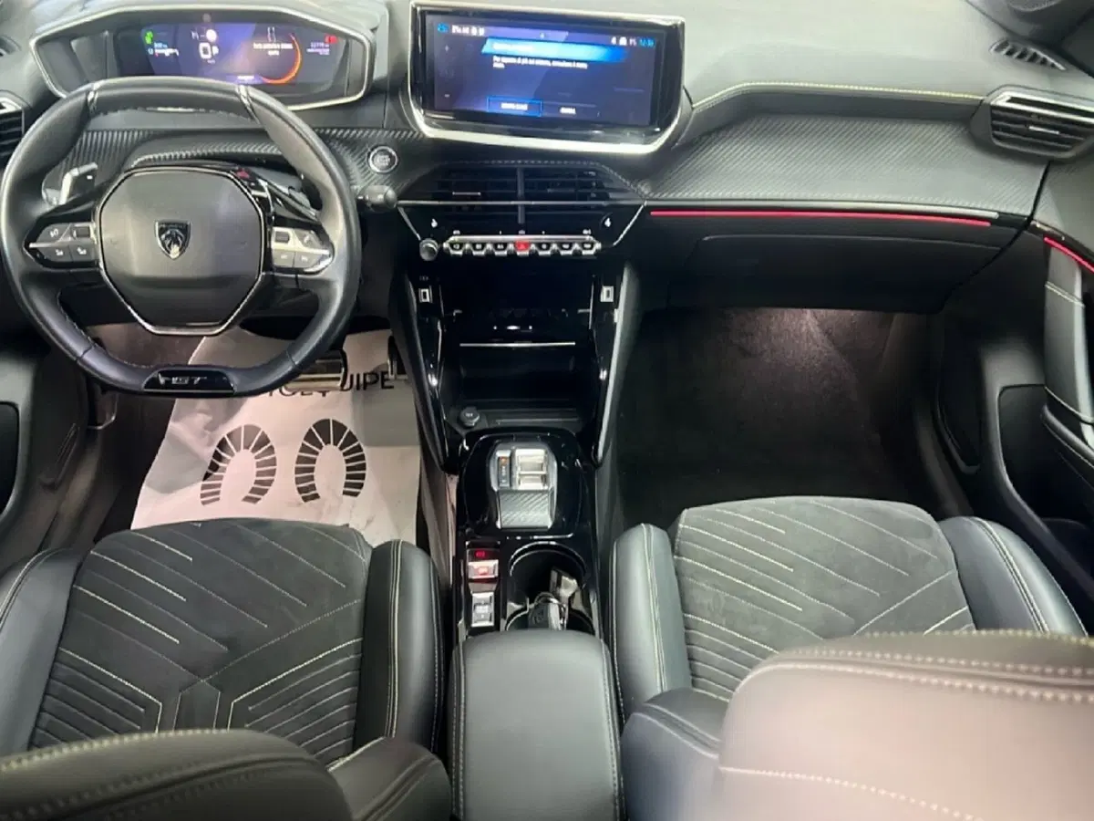 Peugeot 208 usata a Roma (11)