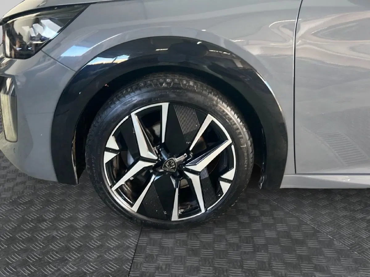 Peugeot 208 usata a Roma (9)