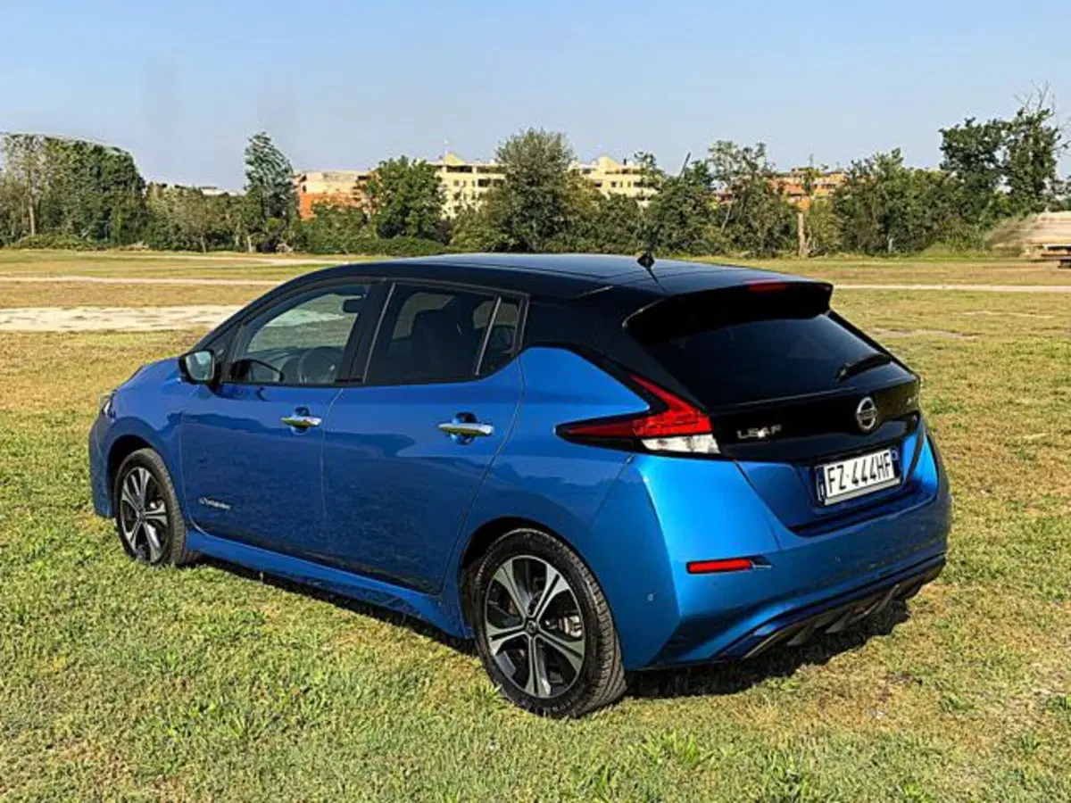 Nissan Leaf usata a Como (2)