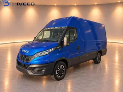 Iveco Daily Furgone 35S16SA8V 2.3HPT PC-TN Furgone Hi-Matic del 2019 usata a Castegnato