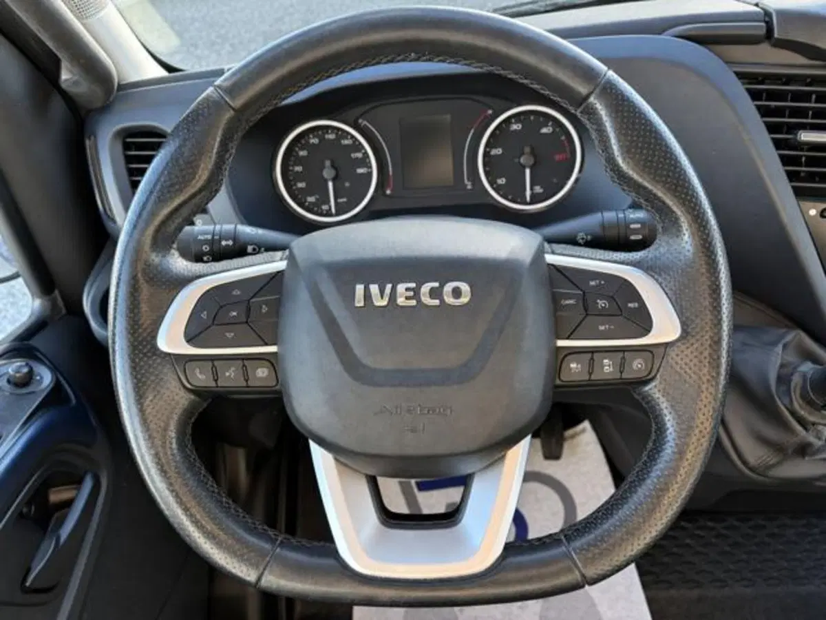 Iveco Daily Furgone usata a Brescia (11)