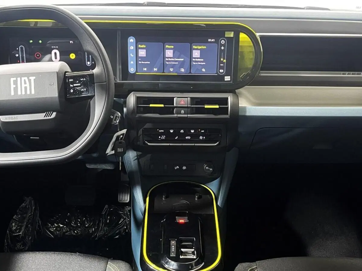 Fiat Grande Panda nuova a Sondrio (13)