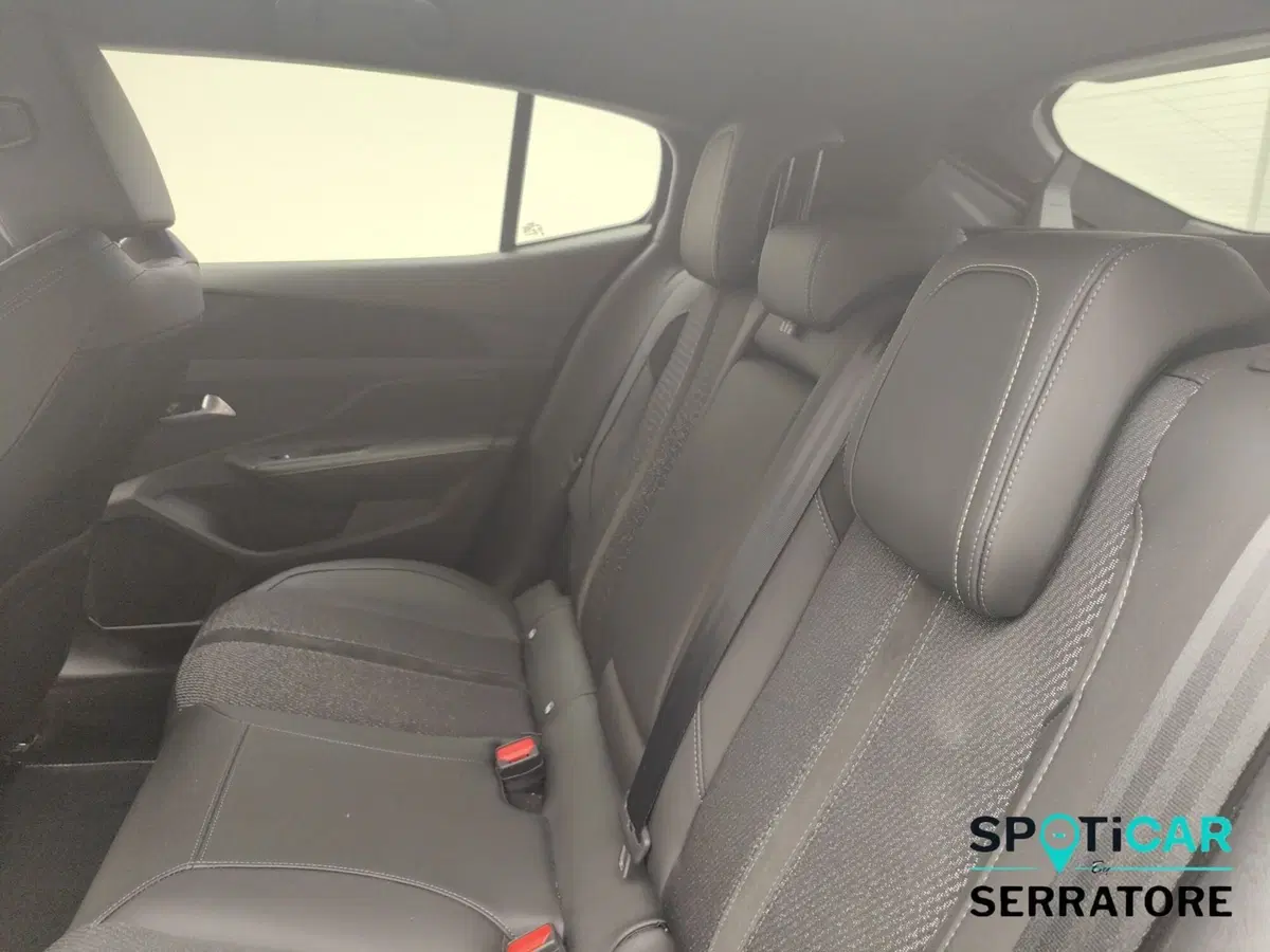 Peugeot 408 usata a Como (13)