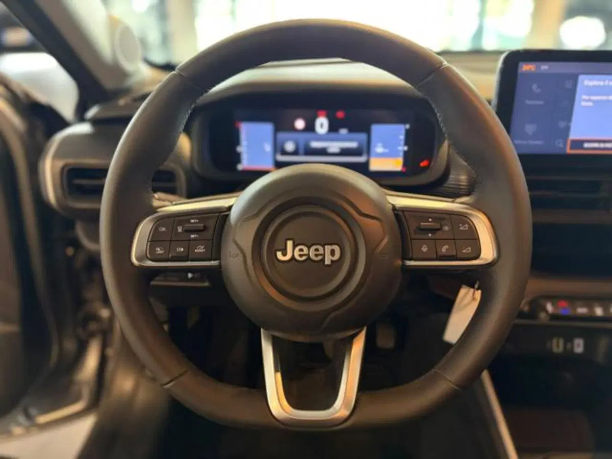 Jeep Avenger usata a Modena (11)