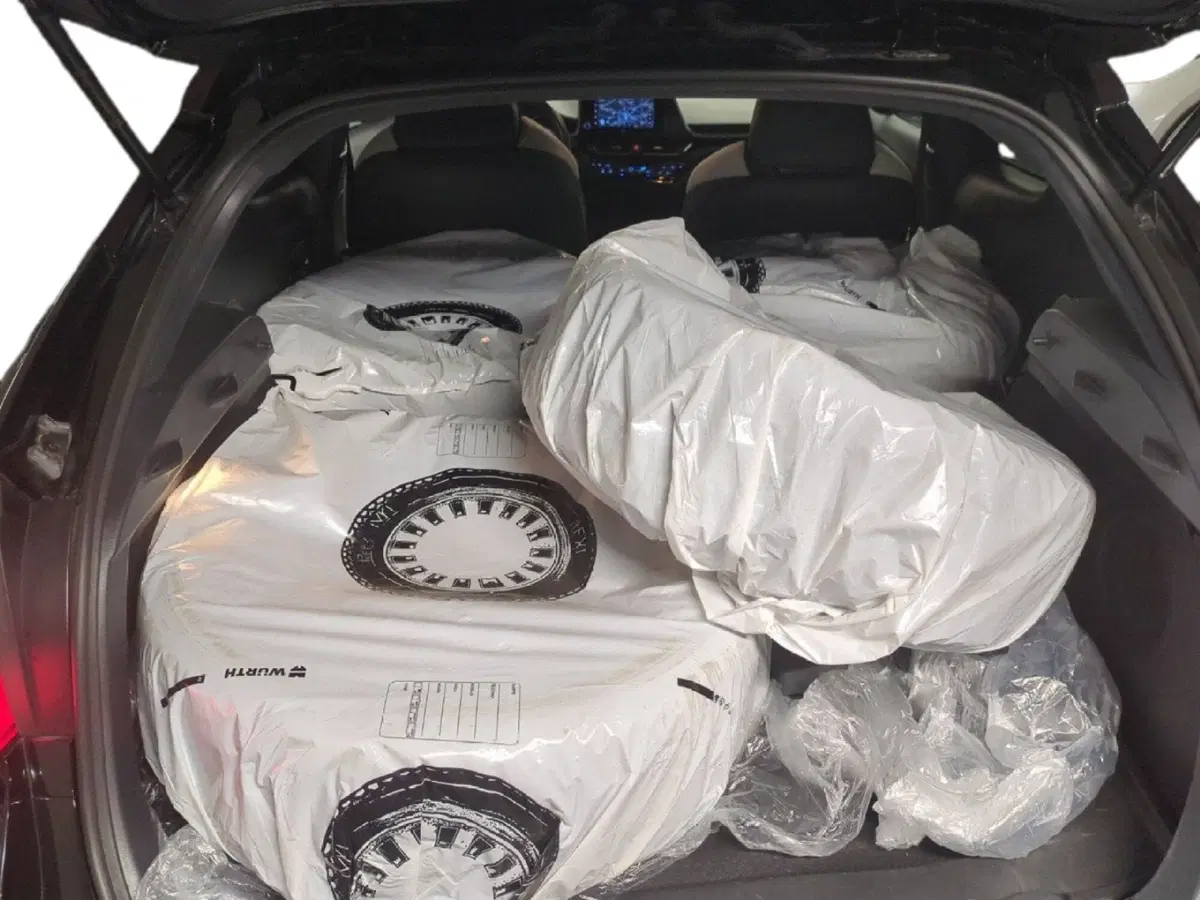 Toyota Toyota C-HR usata a Milano (10)