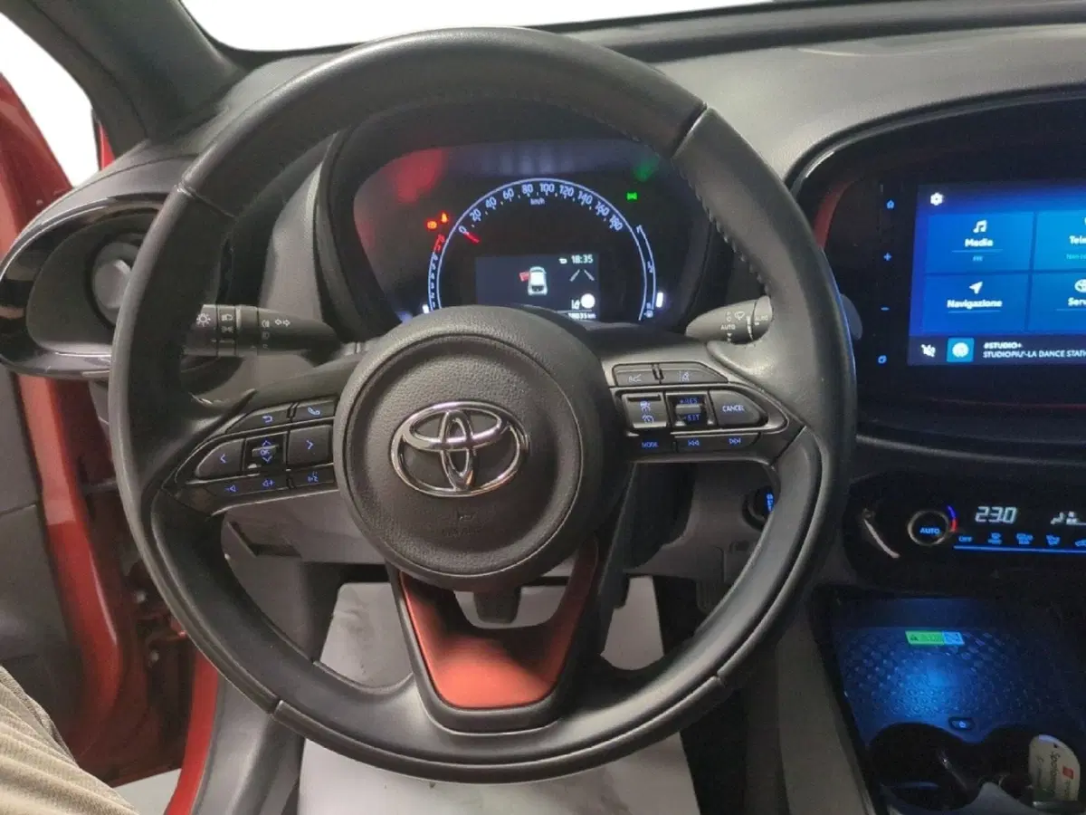 Toyota Aygo X usata a Milano (16)