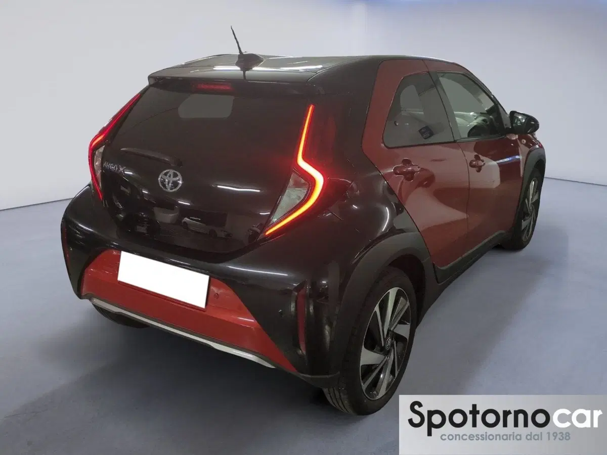 Toyota Aygo X usata a Milano (7)