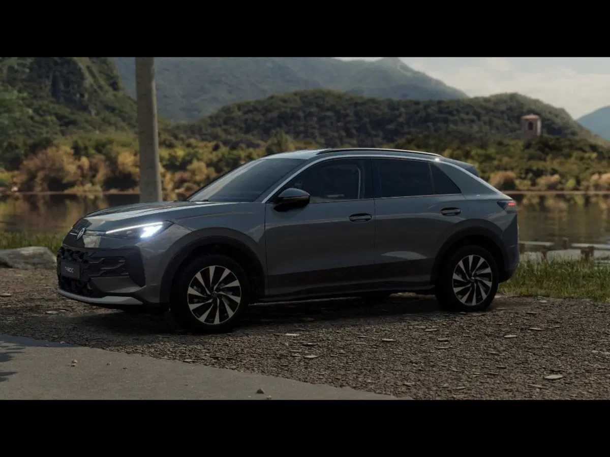Volkswagen T-Roc nuova a Livorno (2)