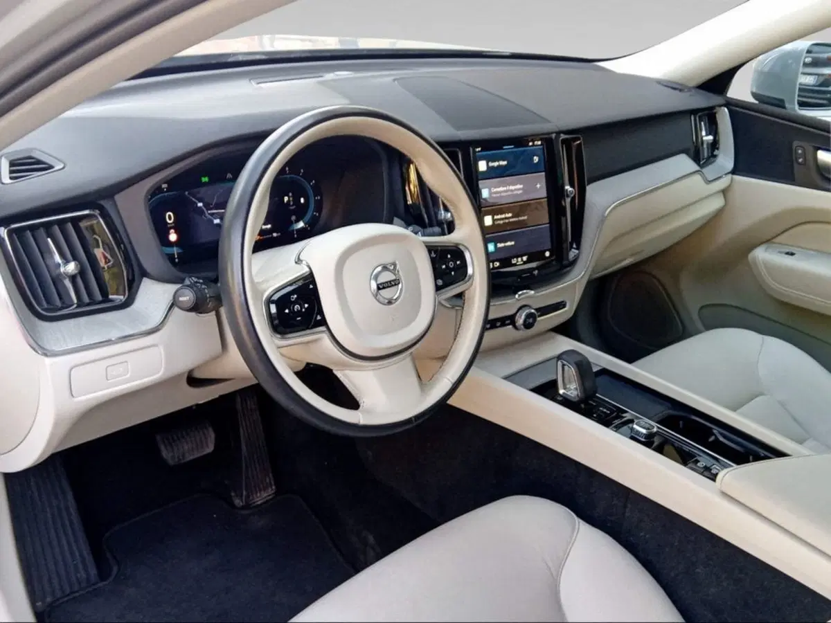 Volvo XC60 usata a Firenze (9)