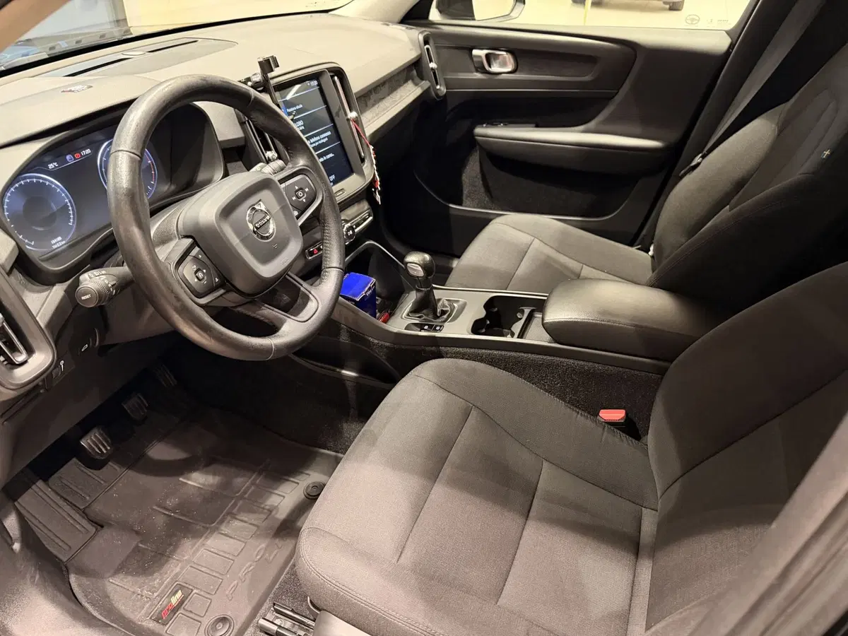 Volvo XC40 usata a Latina (11)