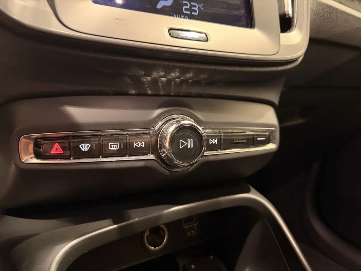 Volvo XC40 usata a Latina (18)