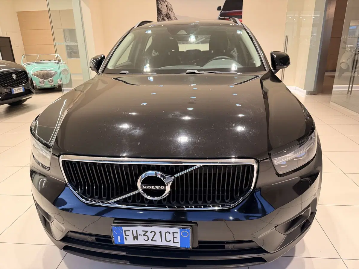 Volvo XC40 usata a Latina (2)