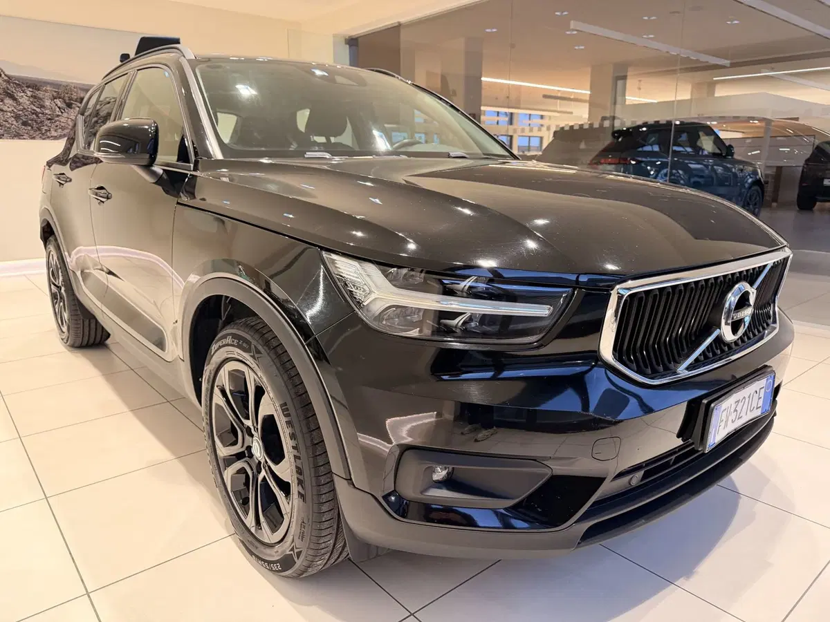 Volvo XC40 usata a Latina (3)